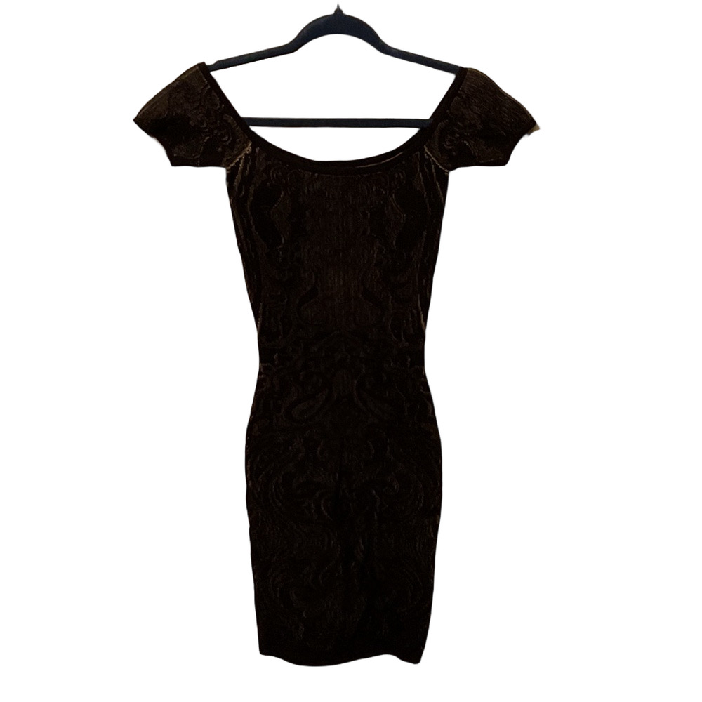 Guess Elegant Black Off-Shoulder Mini Dress